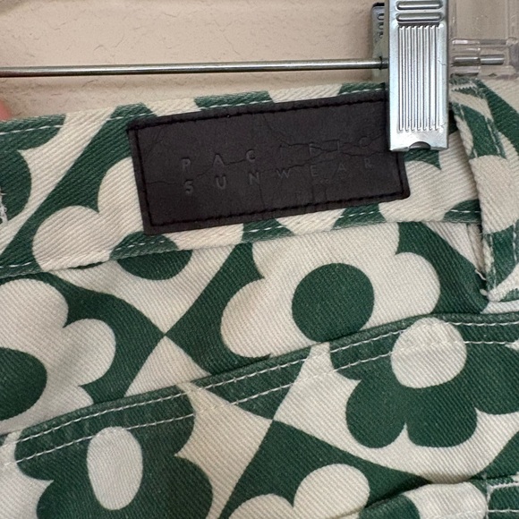 Pac Sun Green & White Retro Floral Button Fly Jeans Size 28 | - Picture 4 of 8